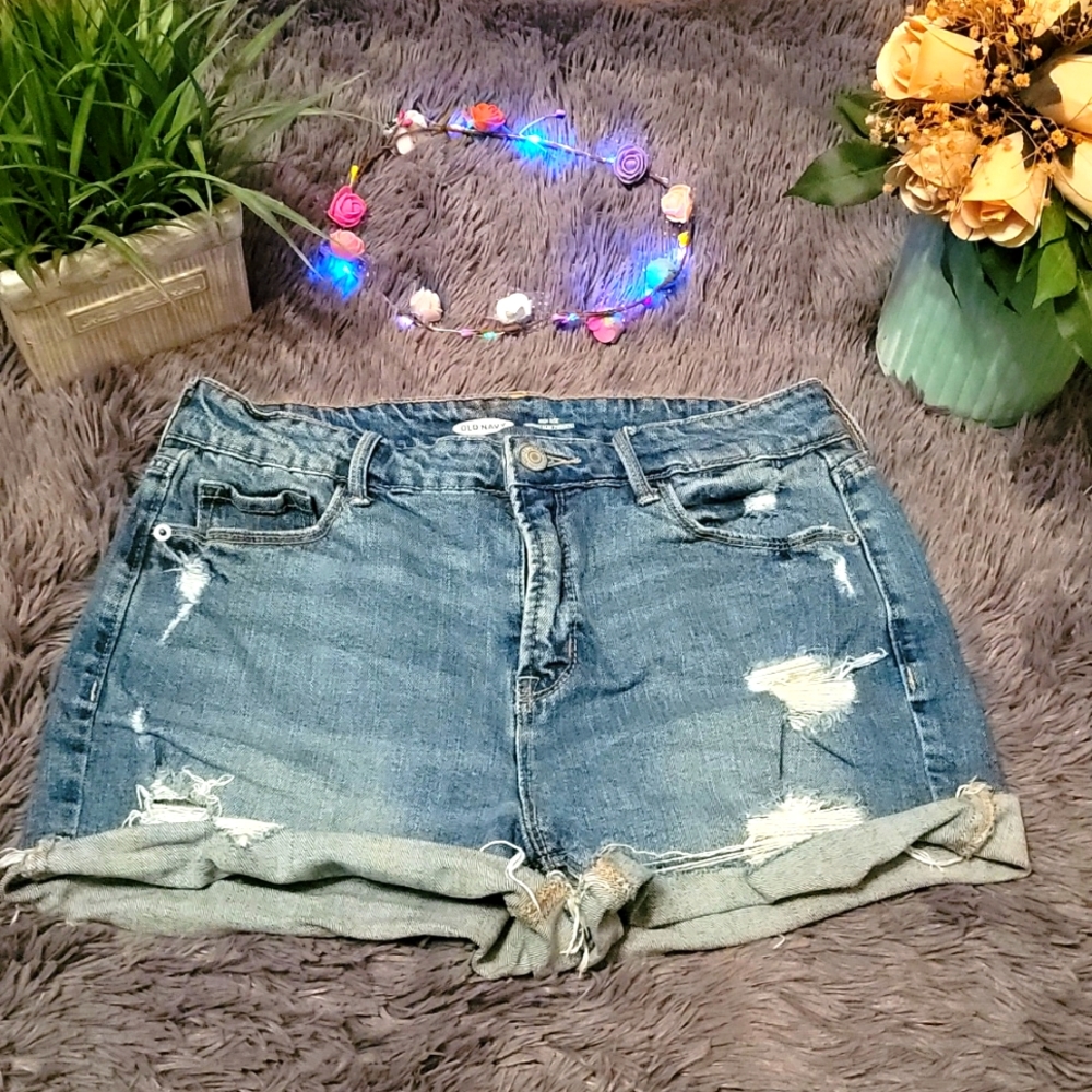 Old navy blue shorts 💙. 5 for $25.